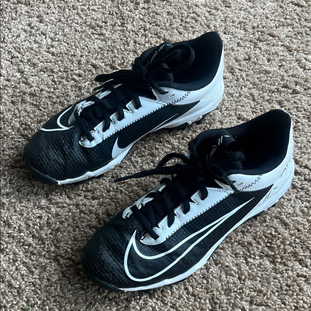 Nike Black and White Sports Cleats
